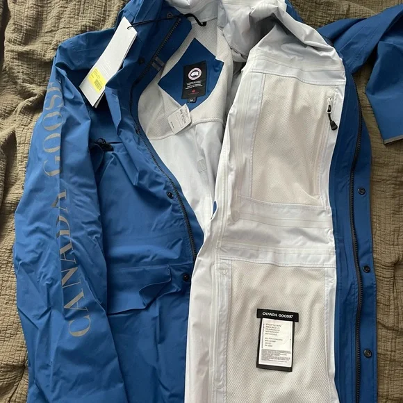 Canada goose - size LARGE
